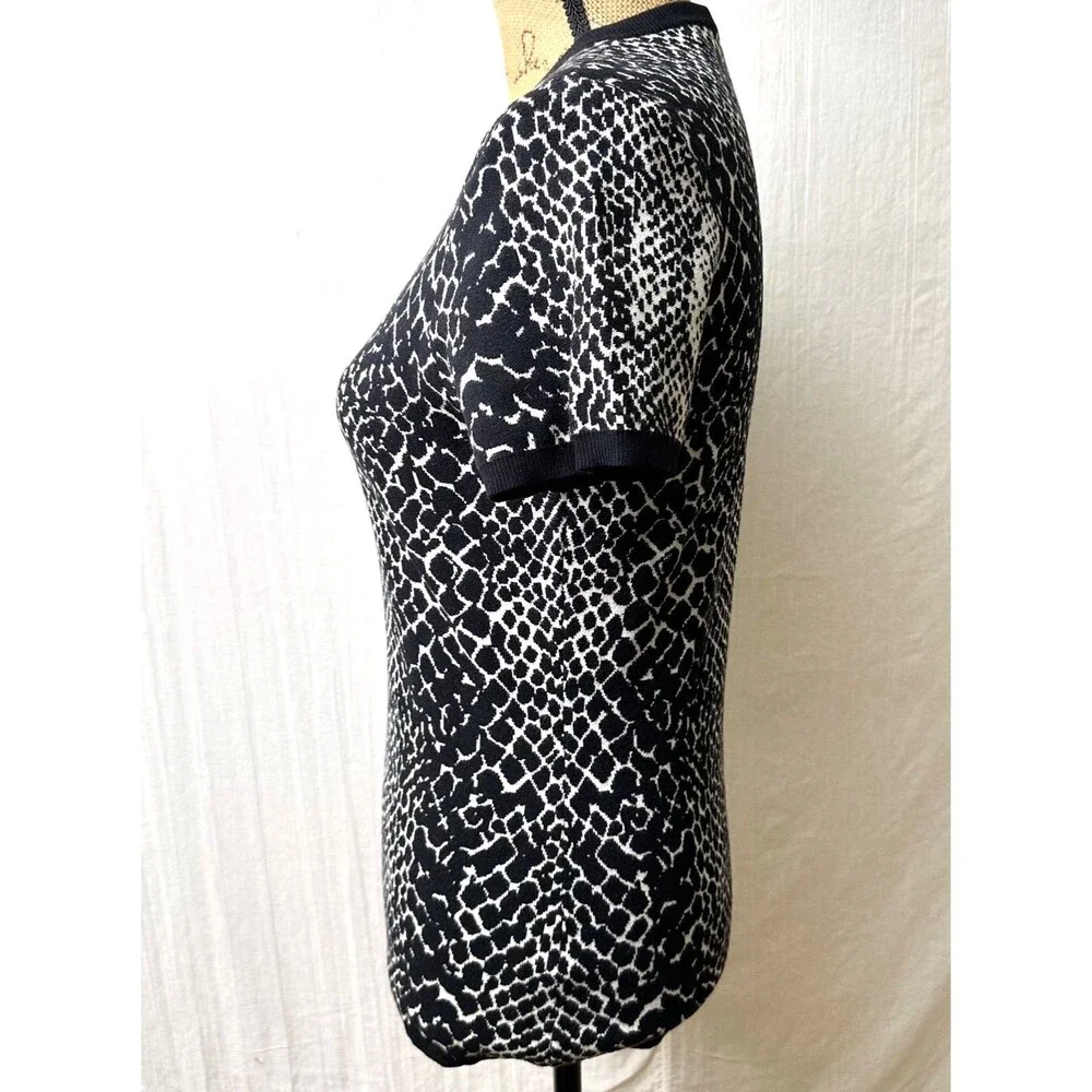 Manoush Women's Blake & White Snake Print Knit Short Sleeve Sweater Top Sz L